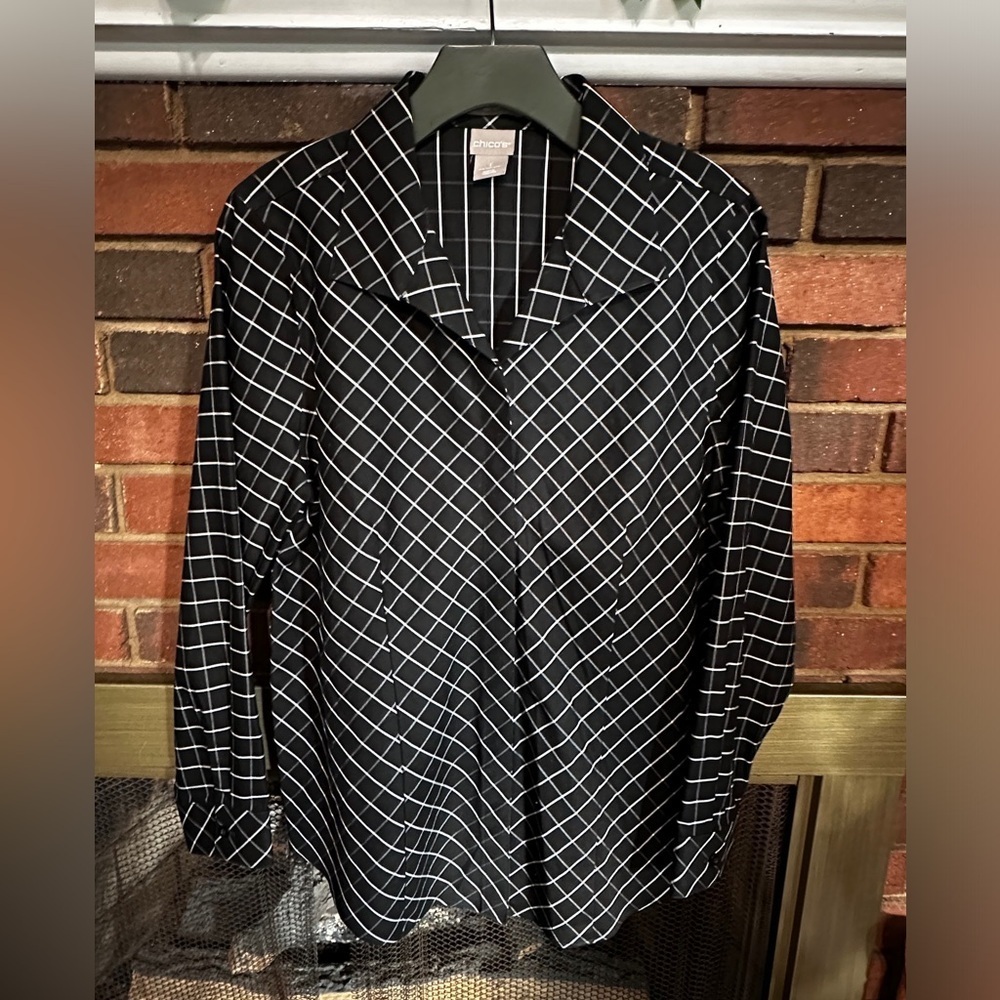 Chico’s black with white checkers button up blouse Size 1 excellent
